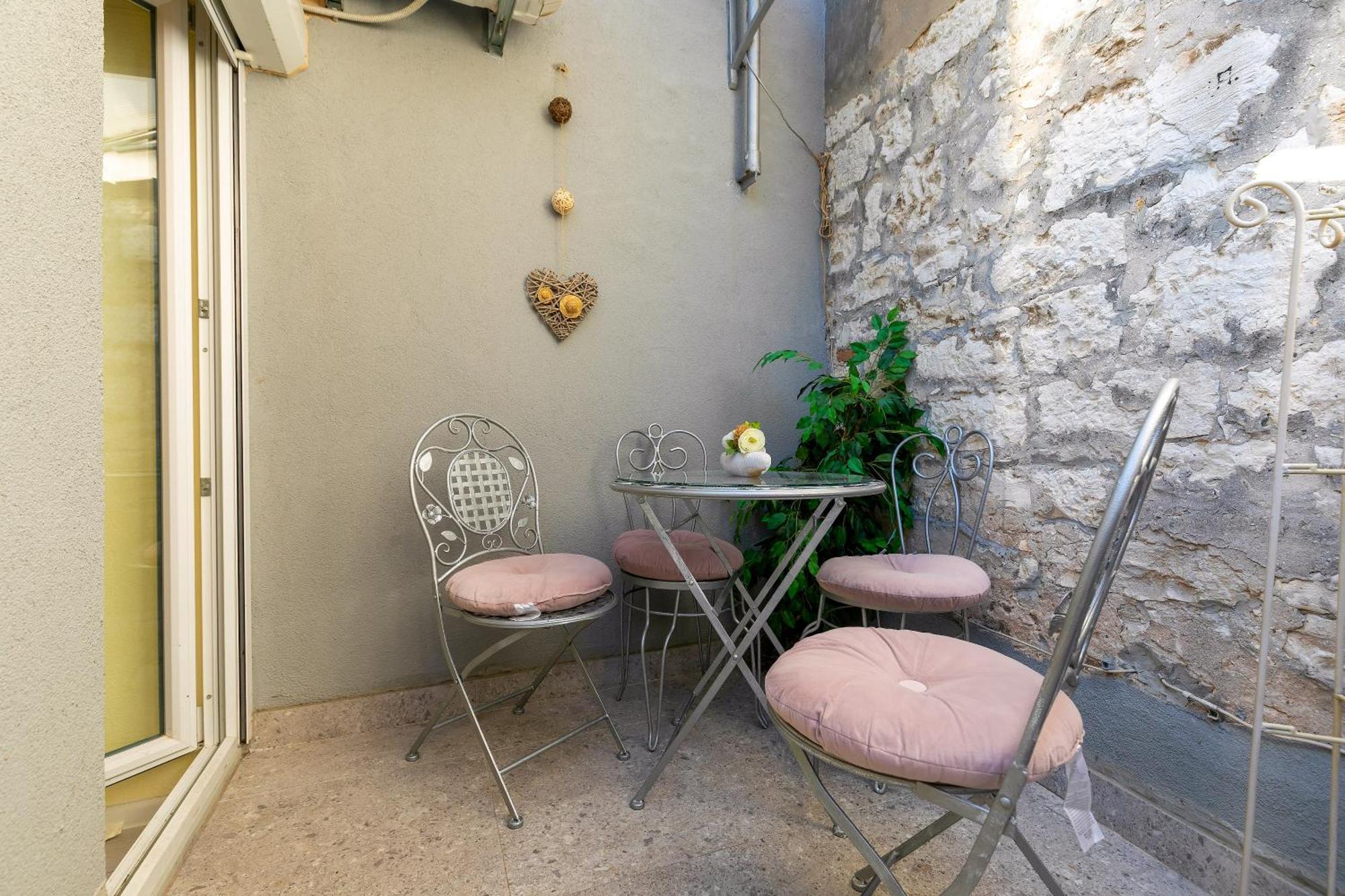 Duplex Apartment Camelia In Charming Old Town Rovinj Dış mekan fotoğraf